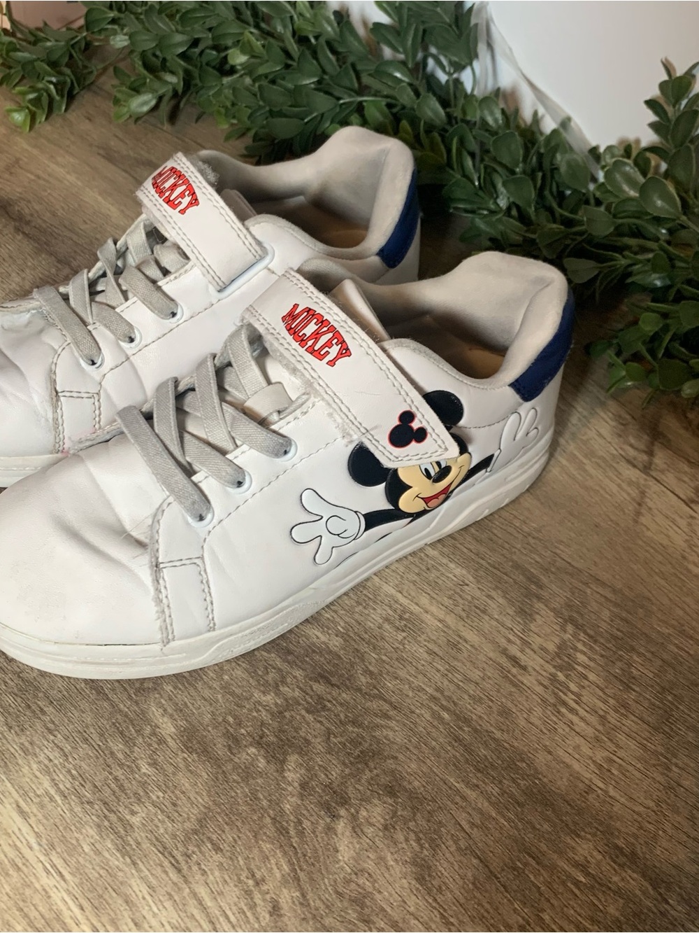 Disney White Kids Sneakers with Blue Heel and Mickey Graphic Kids size 4 Velcro